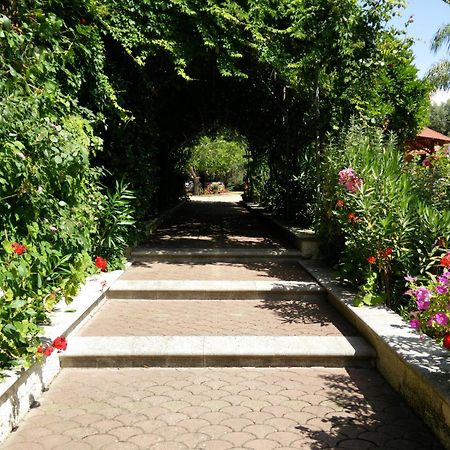 Residenza Villa I Nidi サンタ・カテリーナ エクステリア 写真