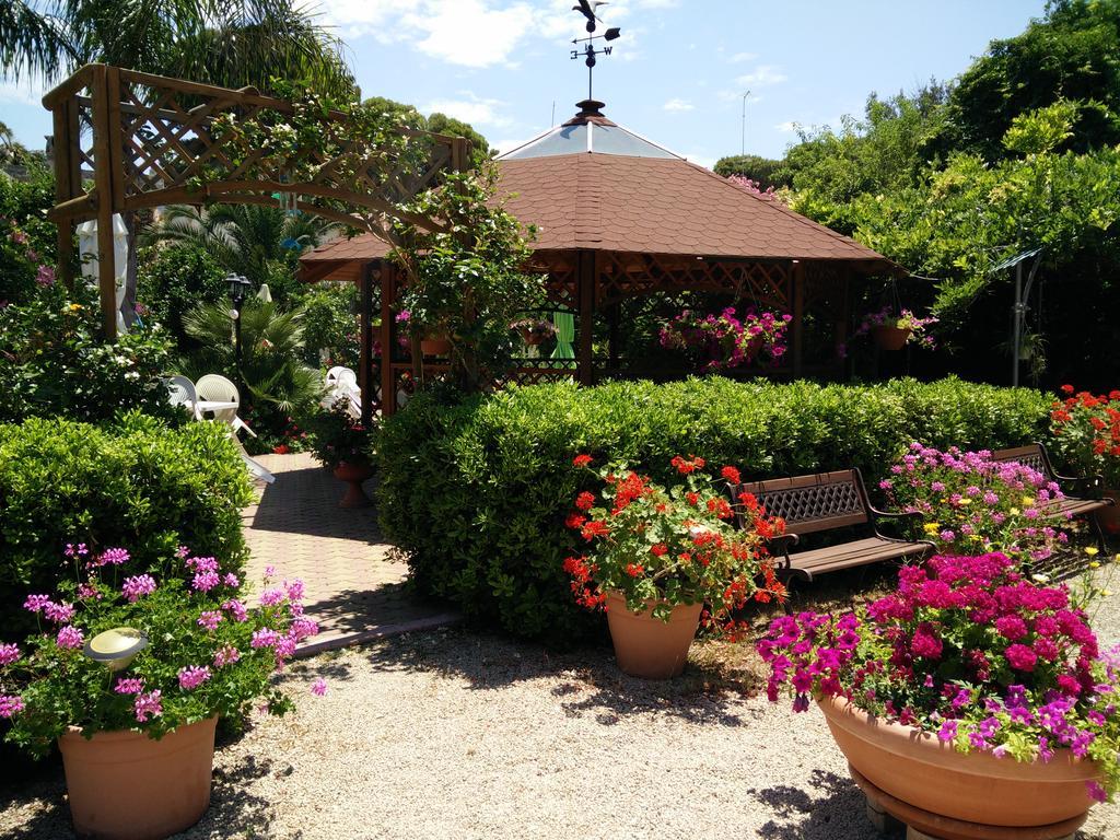 Residenza Villa I Nidi サンタ・カテリーナ エクステリア 写真